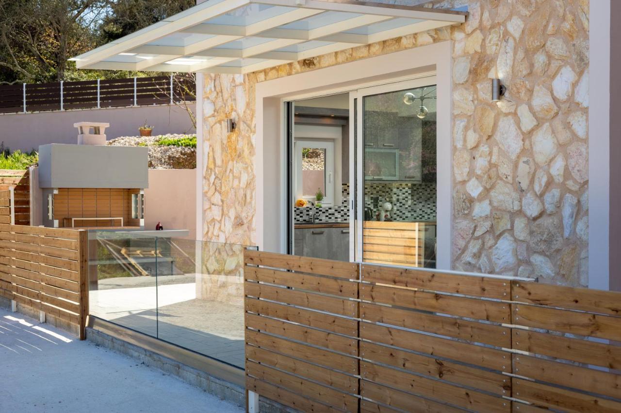 Gazátika Nightingale Villa & Suites Corfu מראה חיצוני תמונה